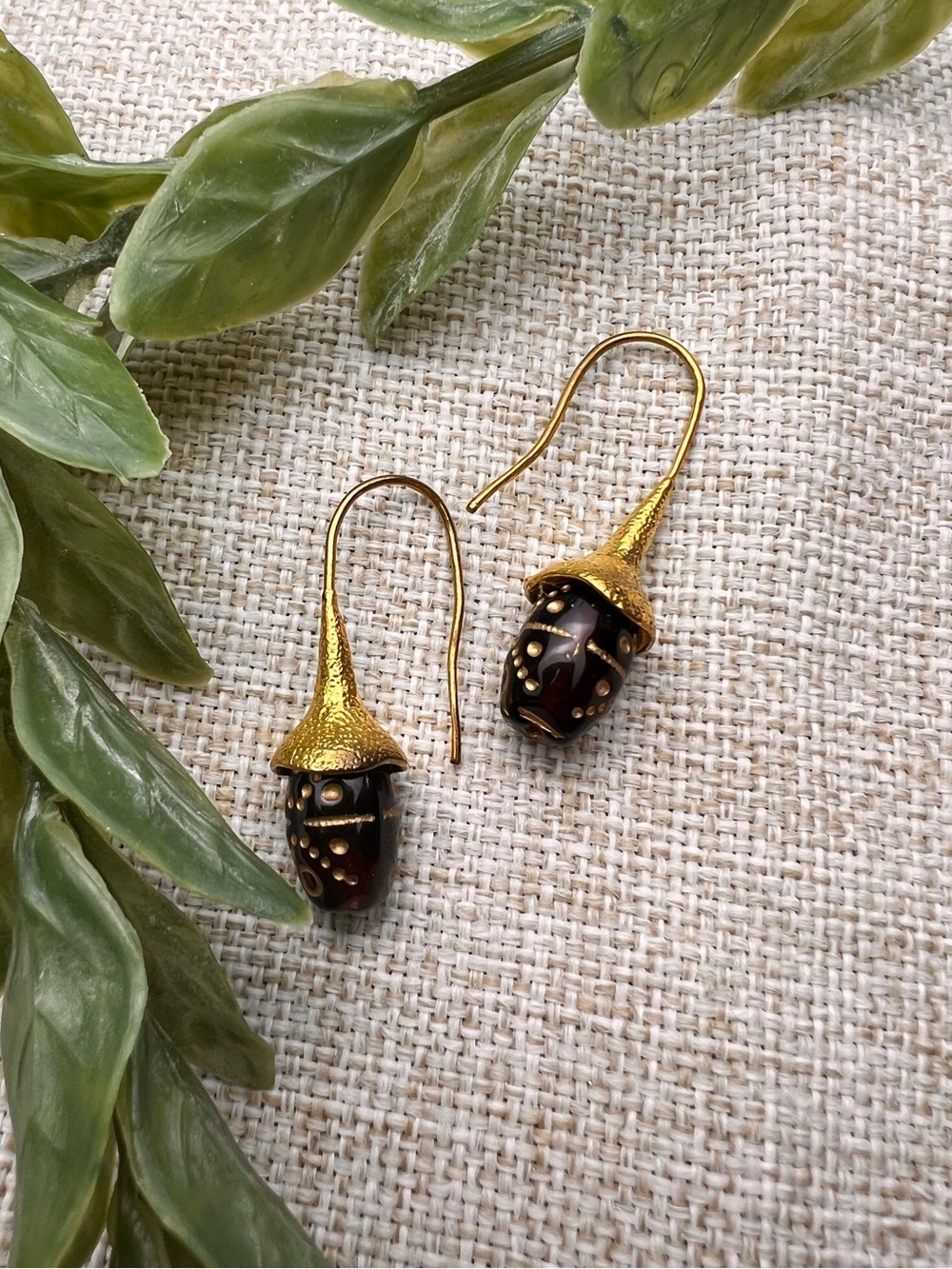 VINTAGE Gold and Brown Rustic Whimsy Acorn Drop Earrings